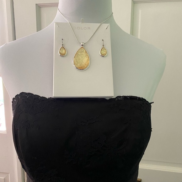 White House/Black Market Black Strapless Lined Cocktail Dress Size 2 - Picture 6 of 8